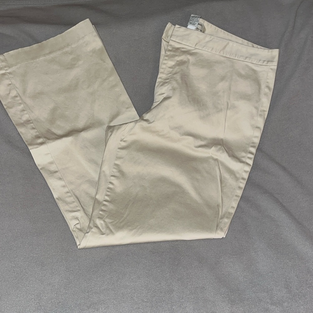 Women’s light khakii pants